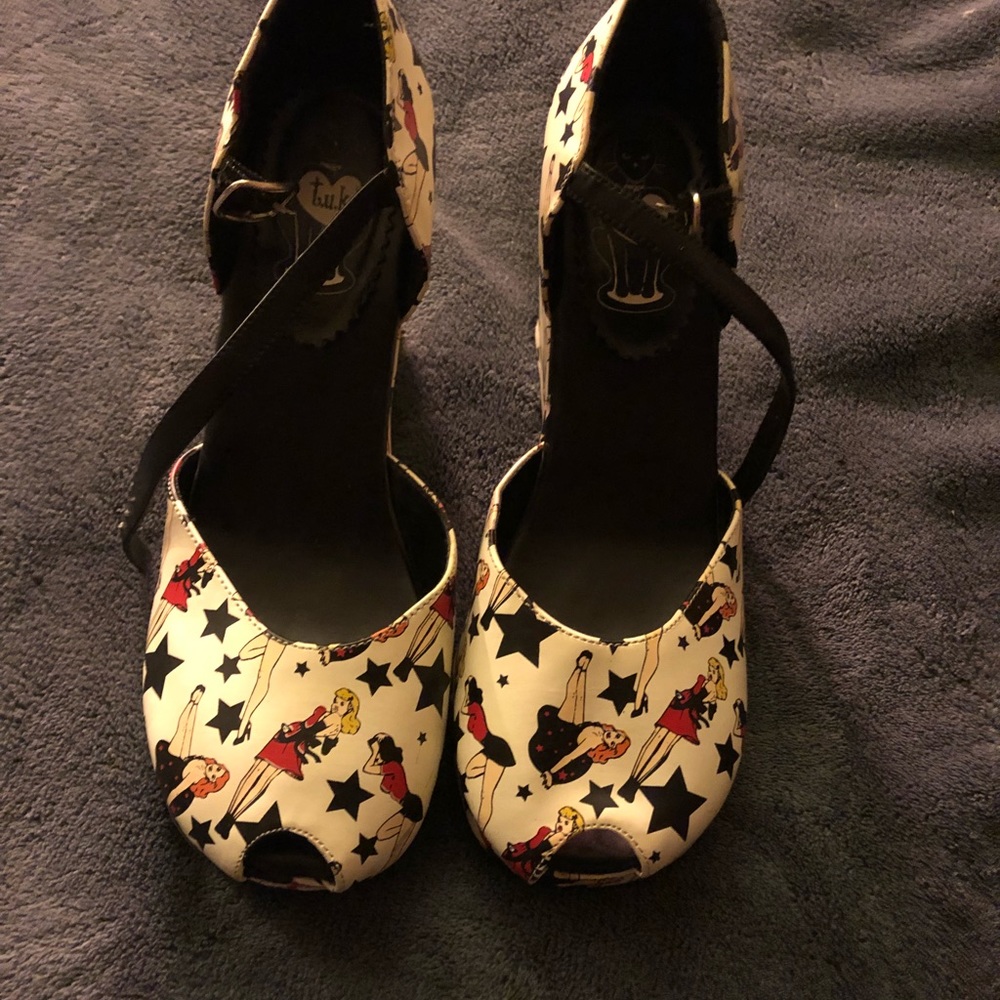 Pinup wedge shoes
